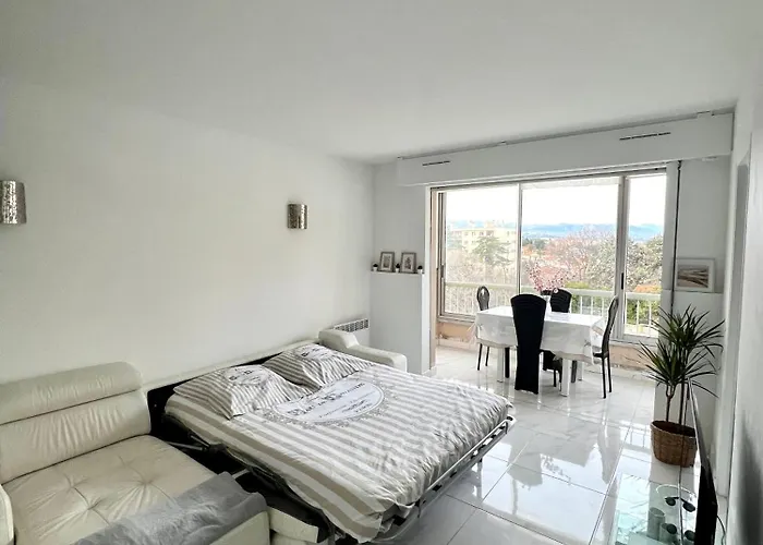 Studio 4 Couchages A 12 Min De La Plage A Pied Avec Wifi, Le Parking Est En Option