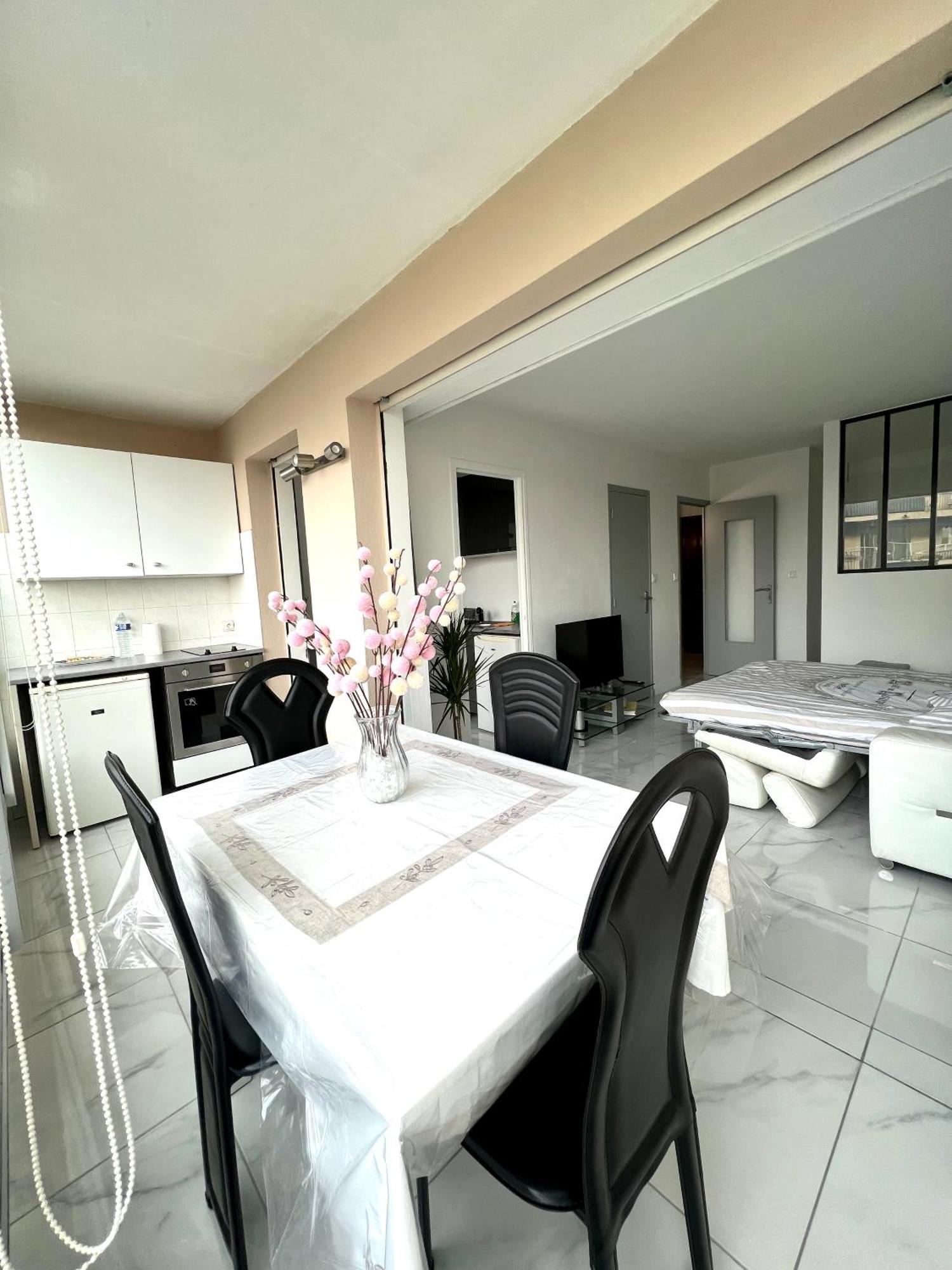 4 Couchages - A 12 Min De La A Pied - Wifi Inclus - Parking Et Linge En Option